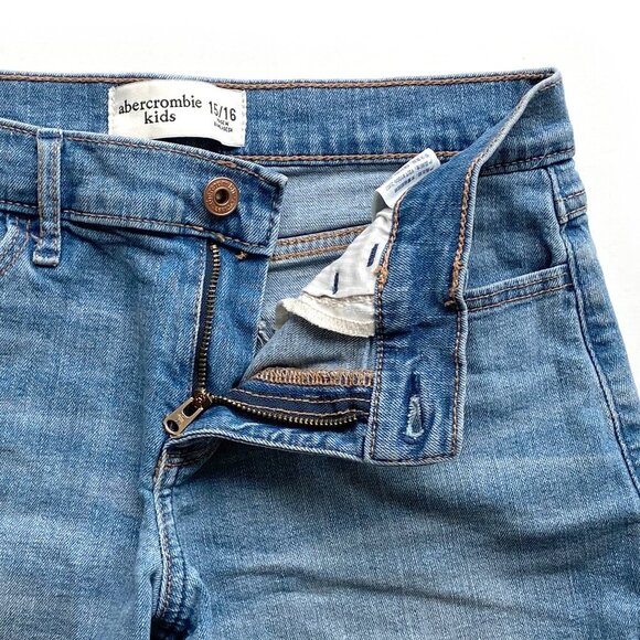 Abercrombie Kids Girls Blue Denim Shorts Size 15/16 Light Wash 5" Inseam Cuffed - Picture 8 of 10